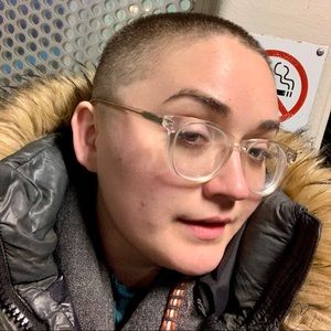 Meet your Posher, Cynthia